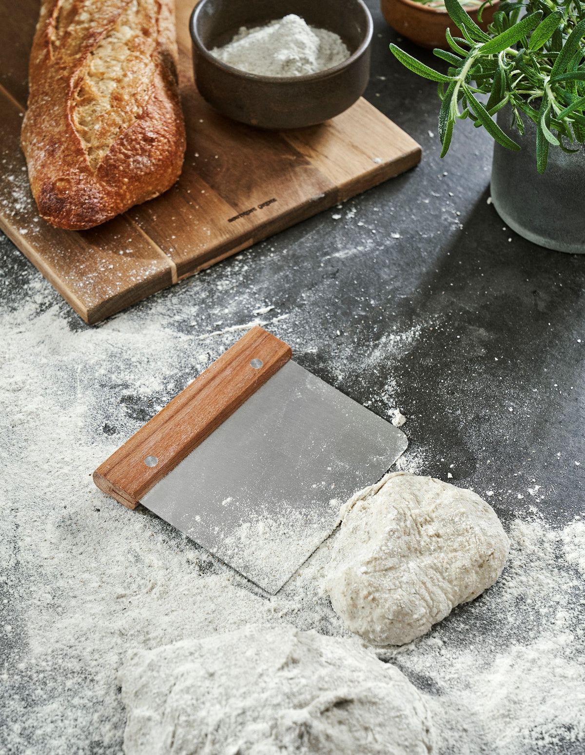 Dough cutter