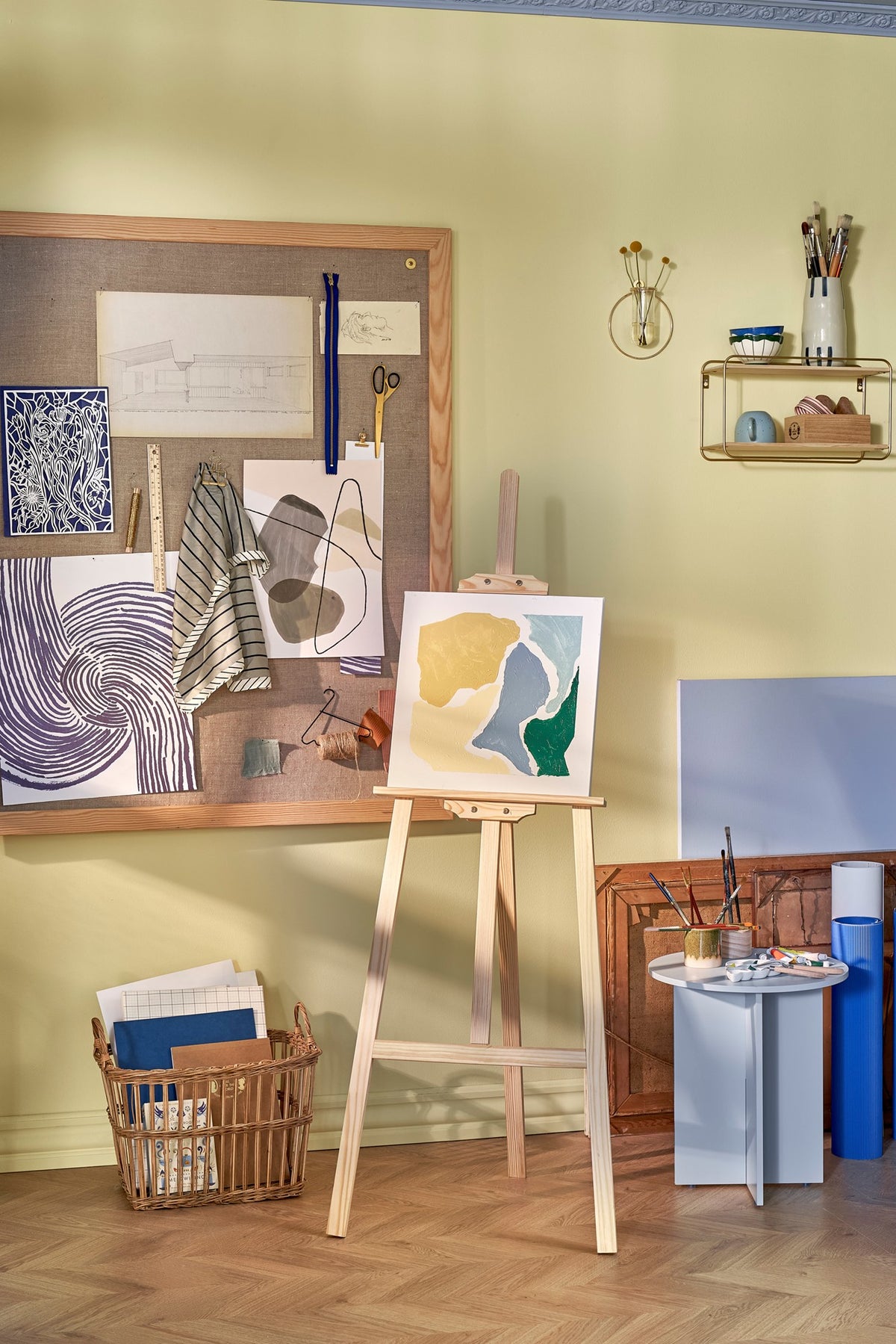 Easel