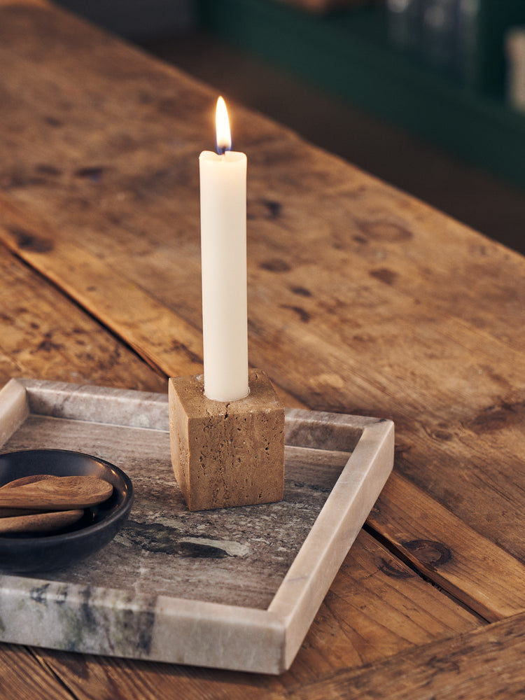 Candle holder