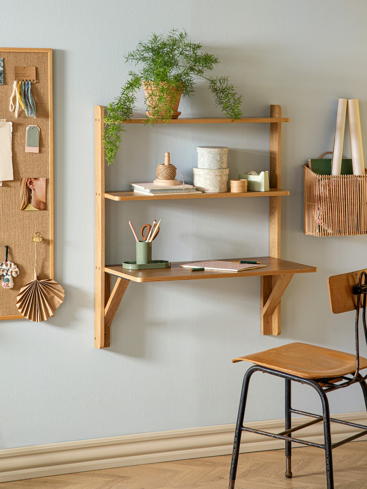 Wall desk