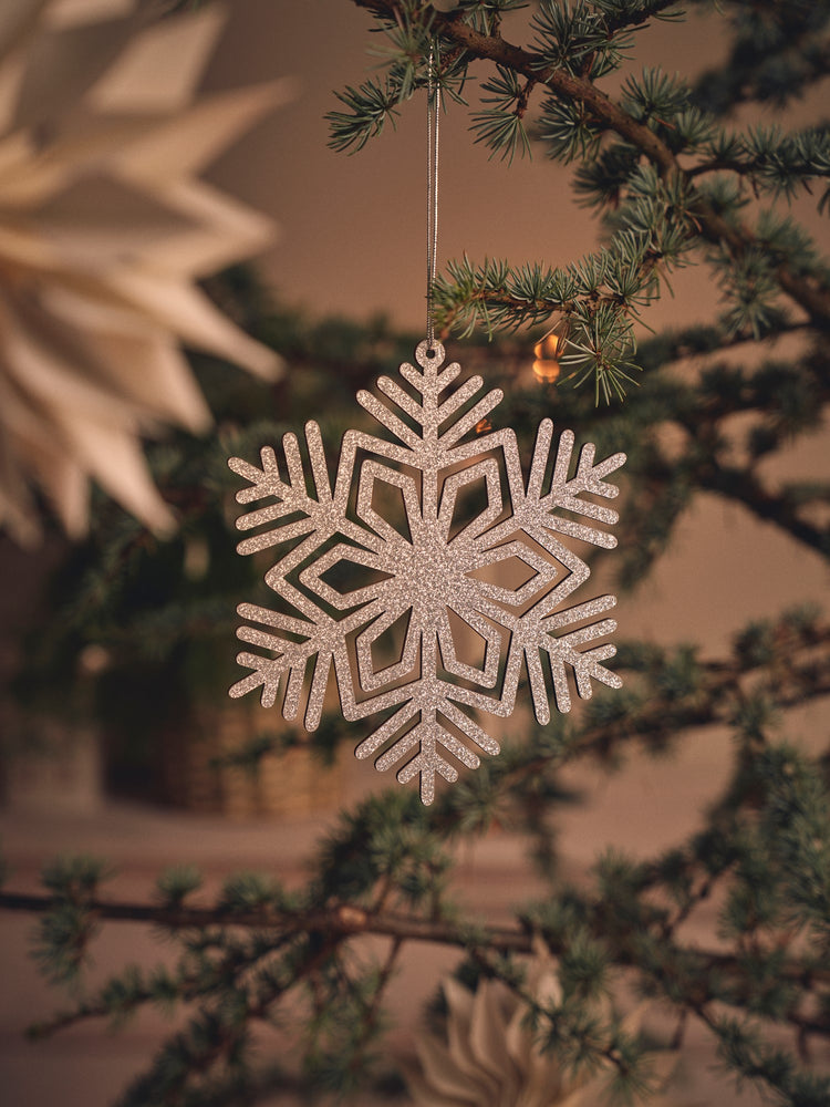 Hanging snowflake Ø18
