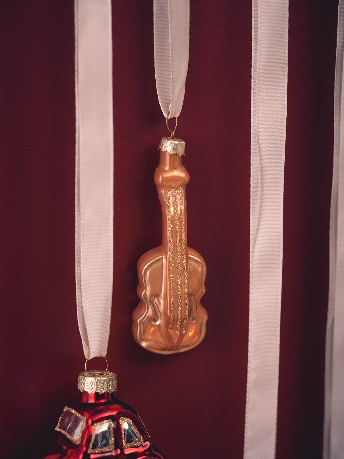 Violin ornament