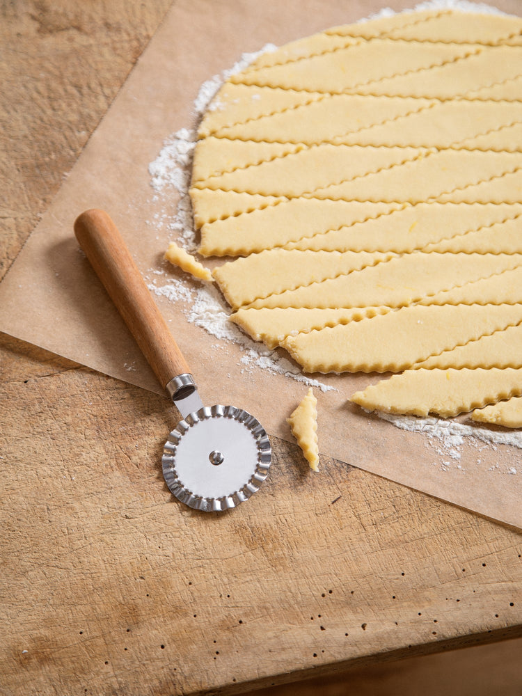 Pastry wheel