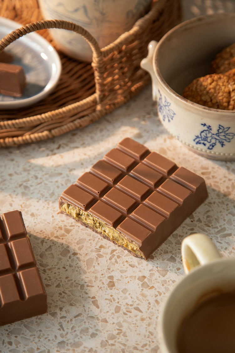 Pistachio chocolate bar