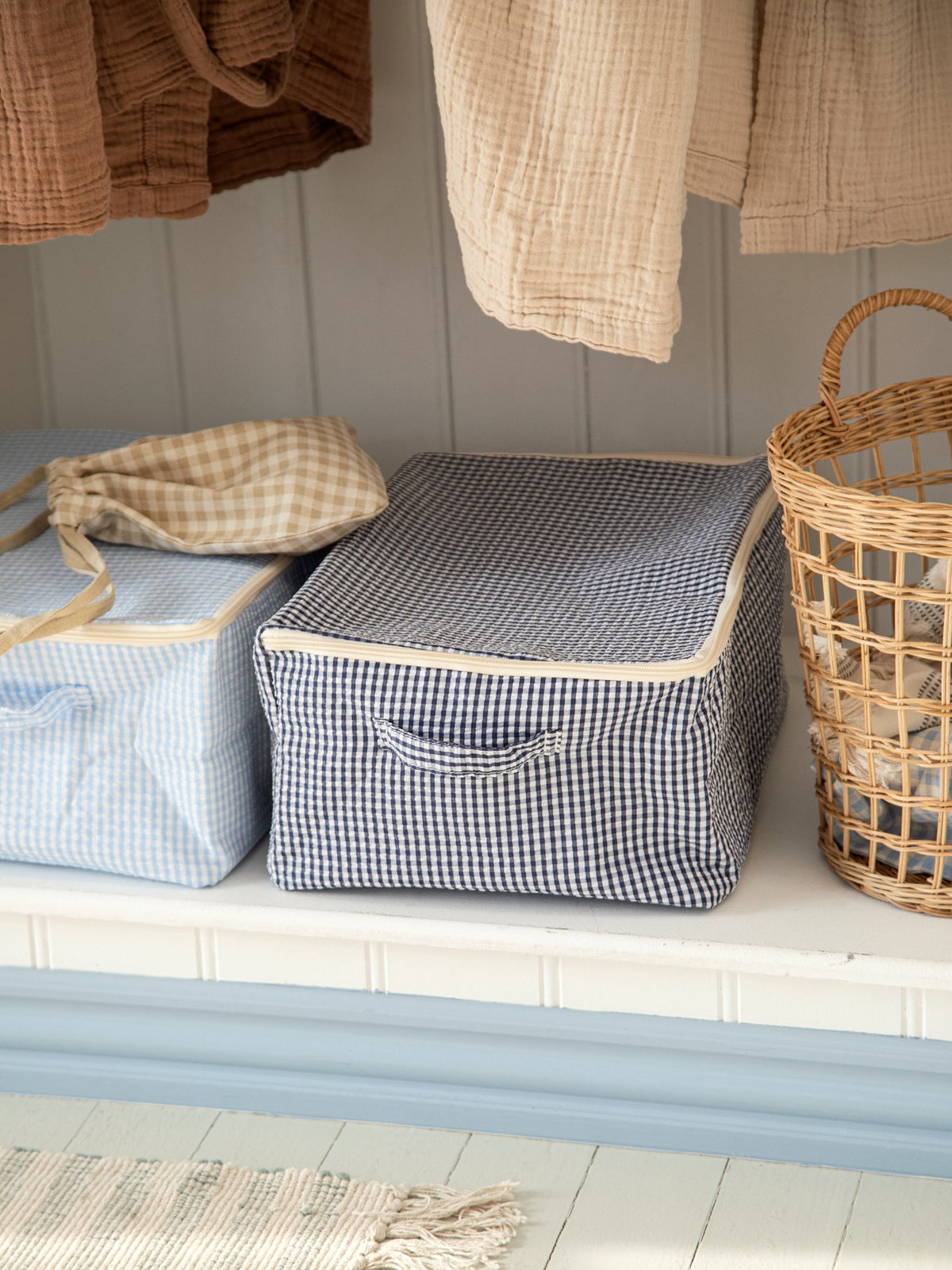 Storage box