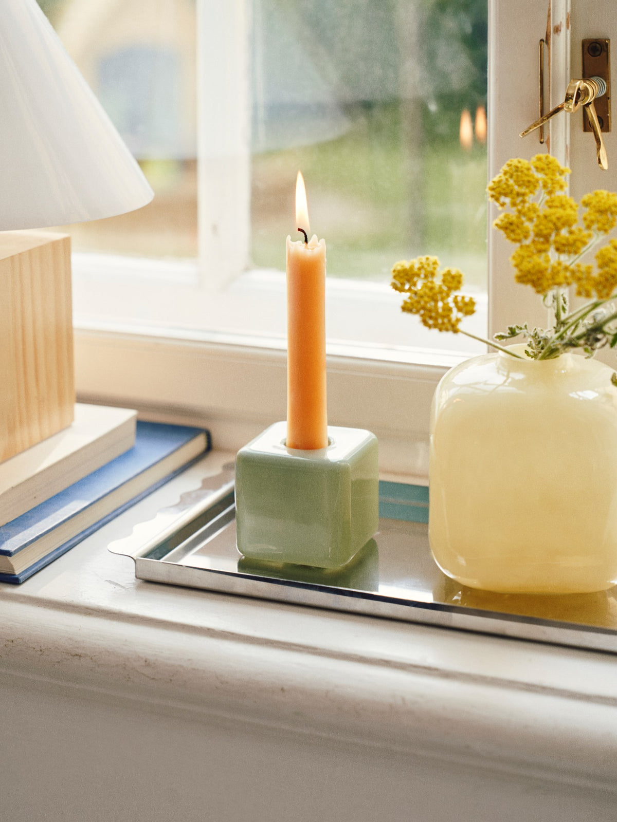 Candle holder