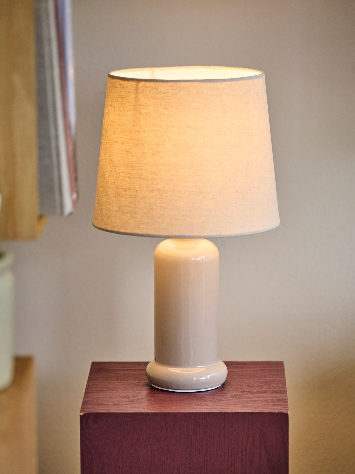 Table lamp