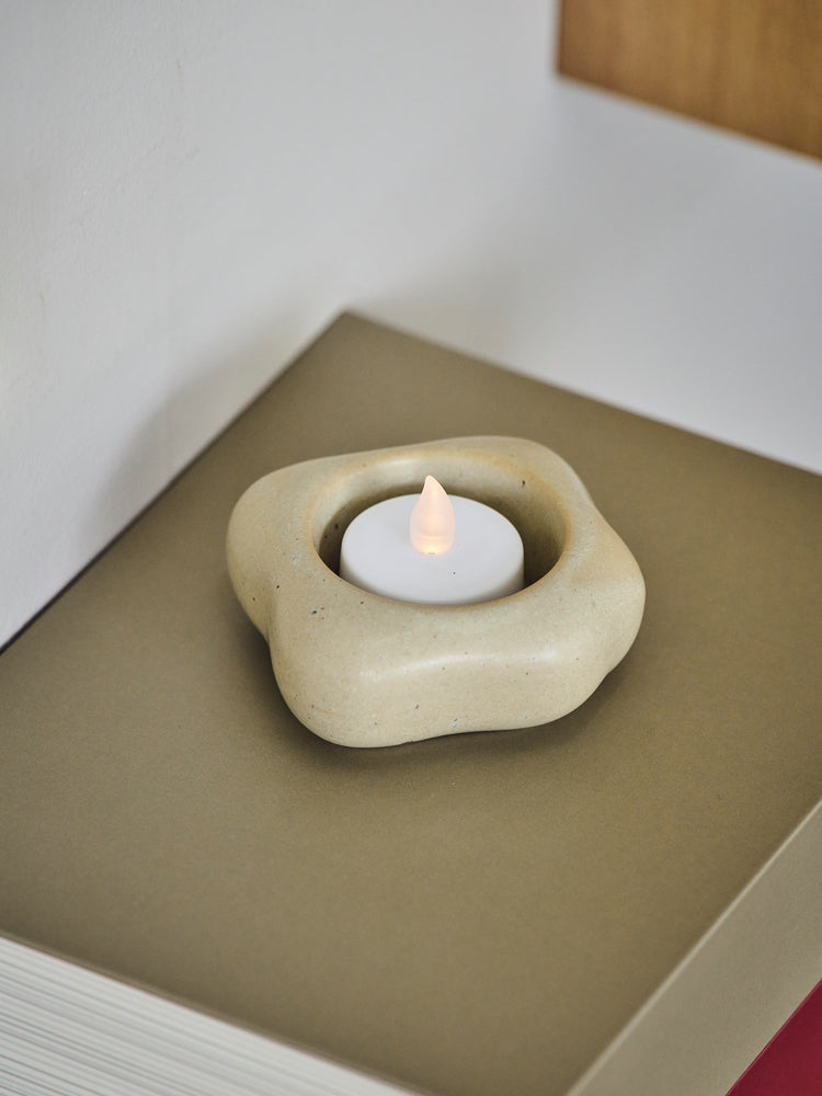 Tealight holder