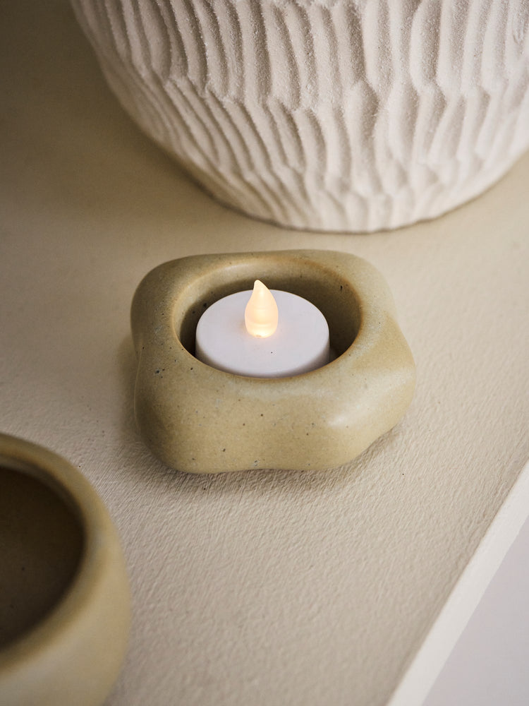 Tealight holder