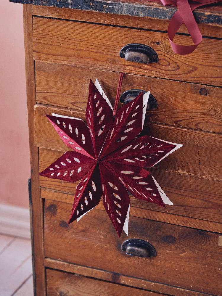 Velvet star with LED light