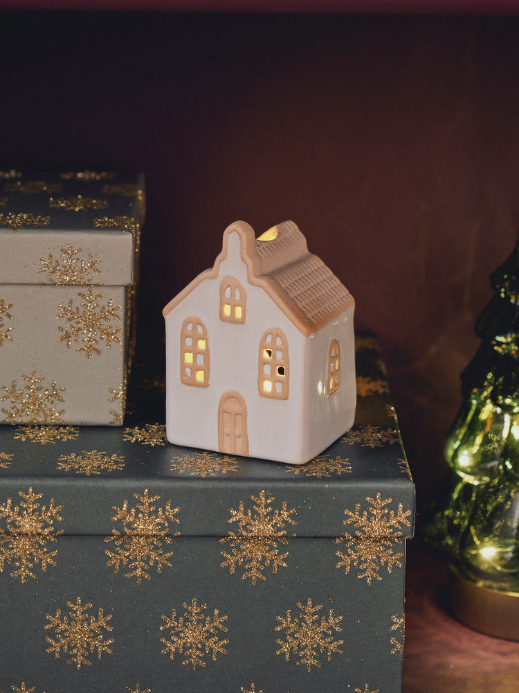 Tealight holder house
