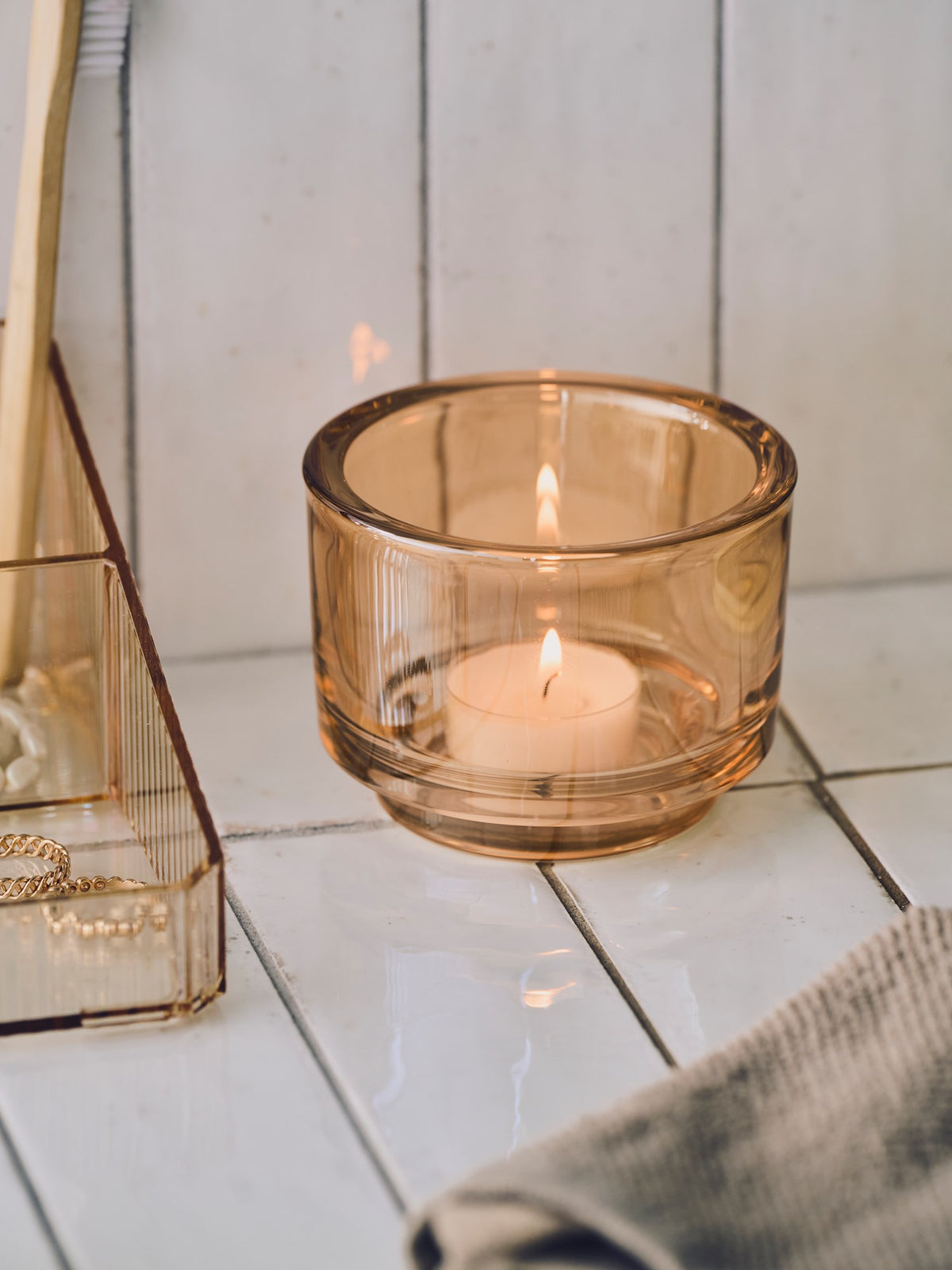 Tealight holder