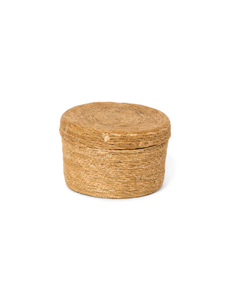 Woven basket with lid
