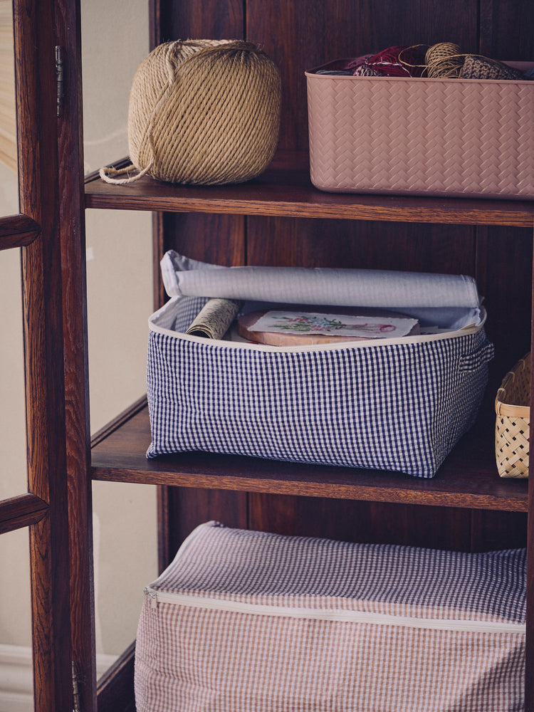 Storage box