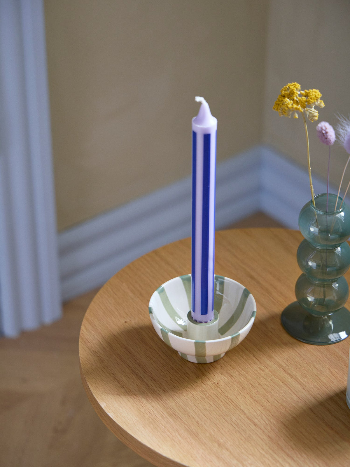 Candle holder