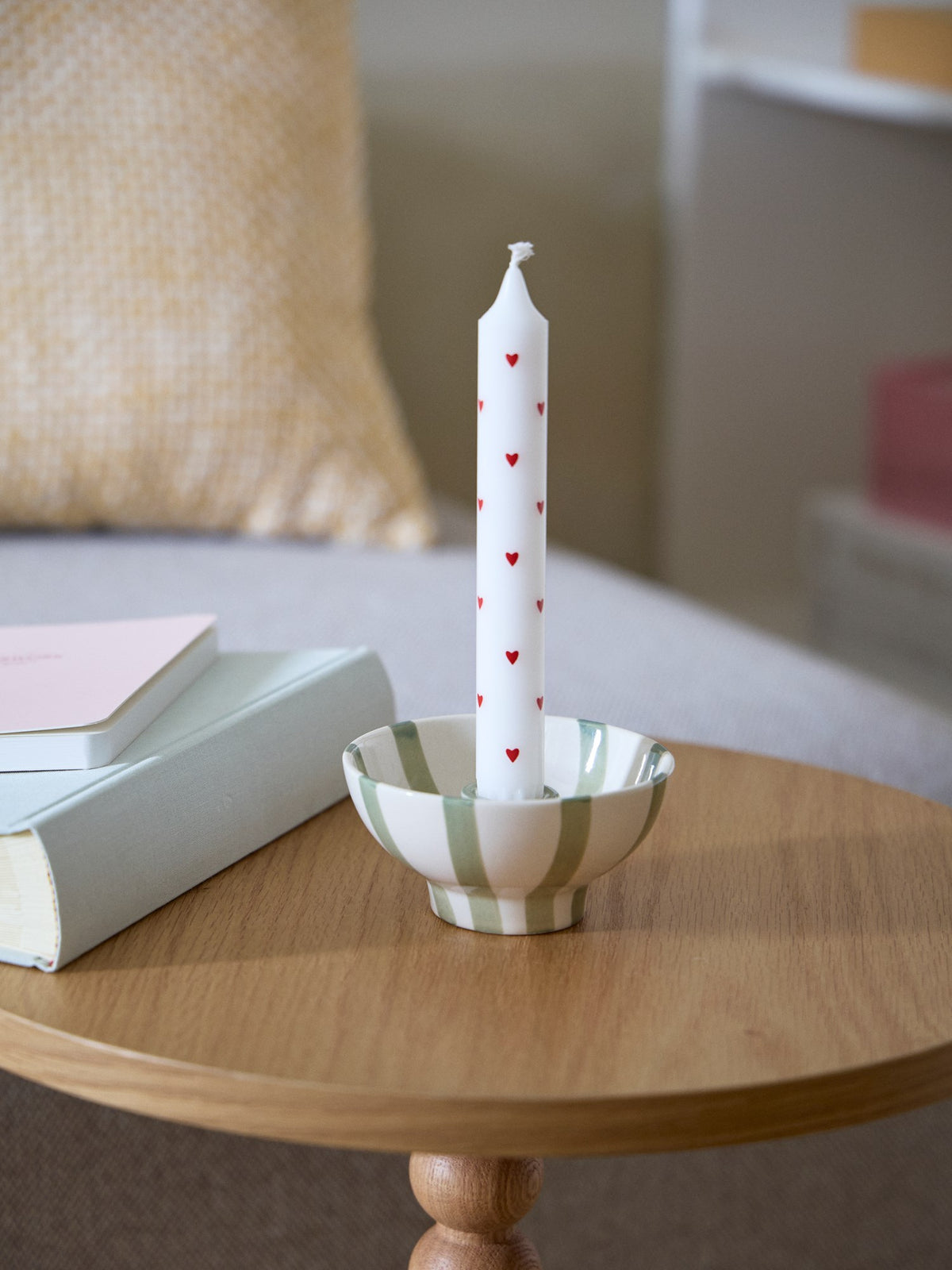 Candle holder