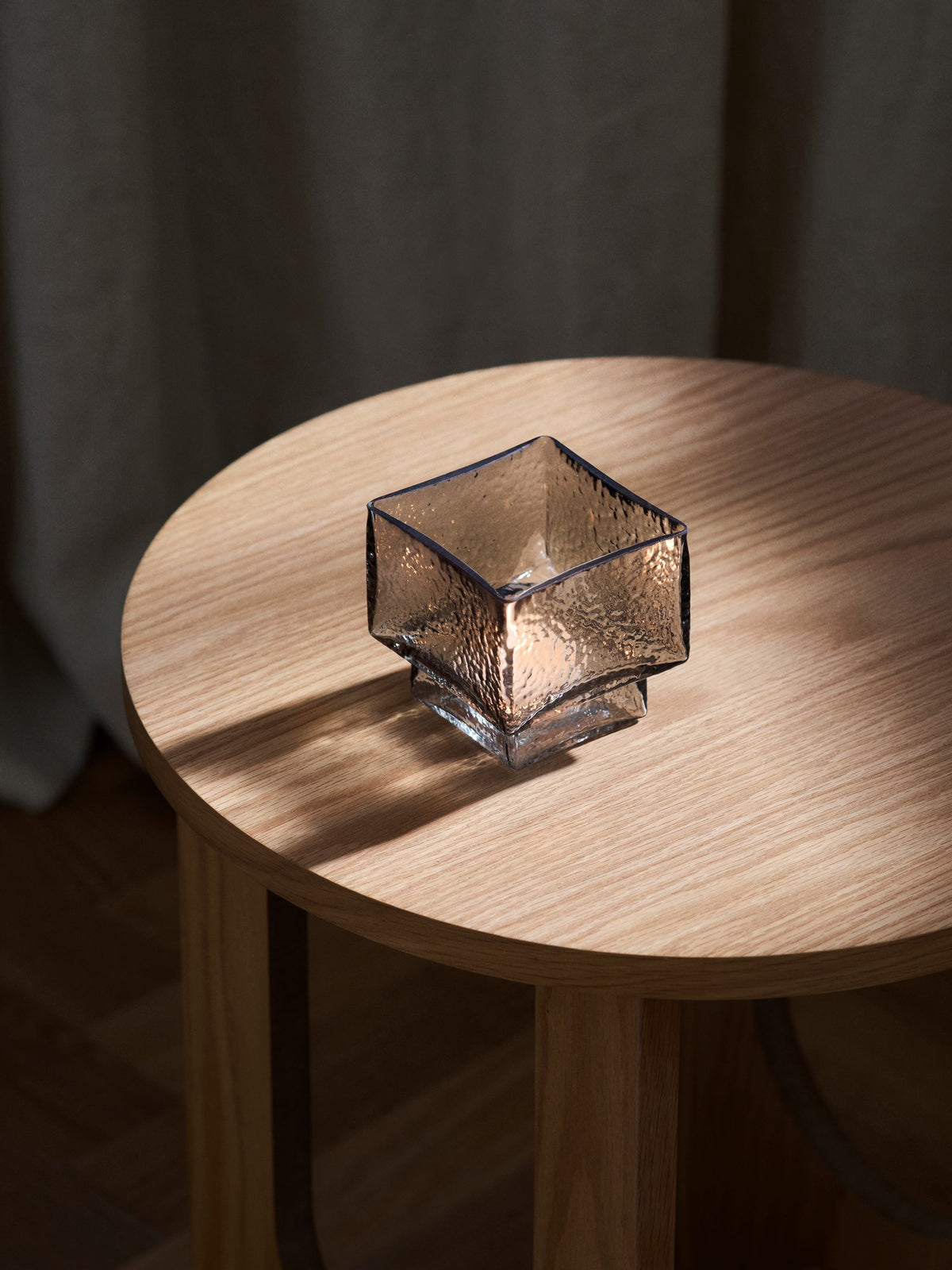 Tealight holder