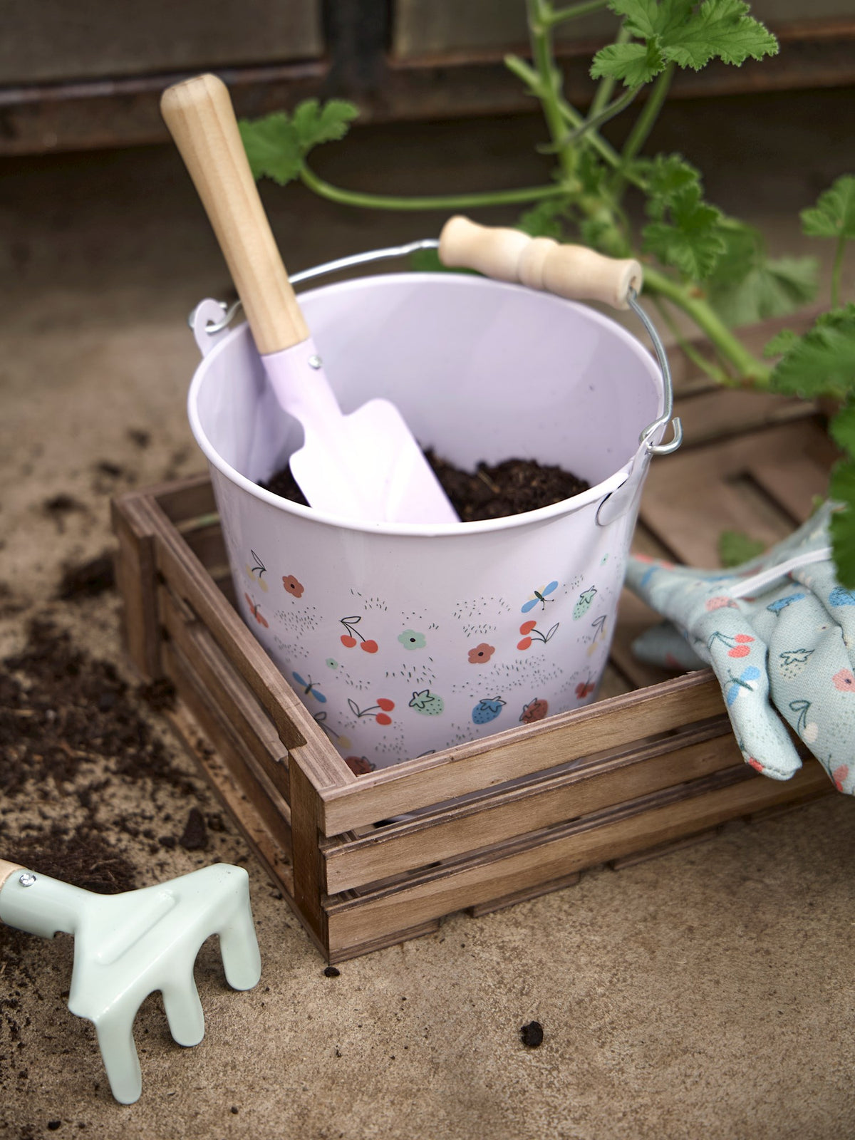 Children's garden bucket