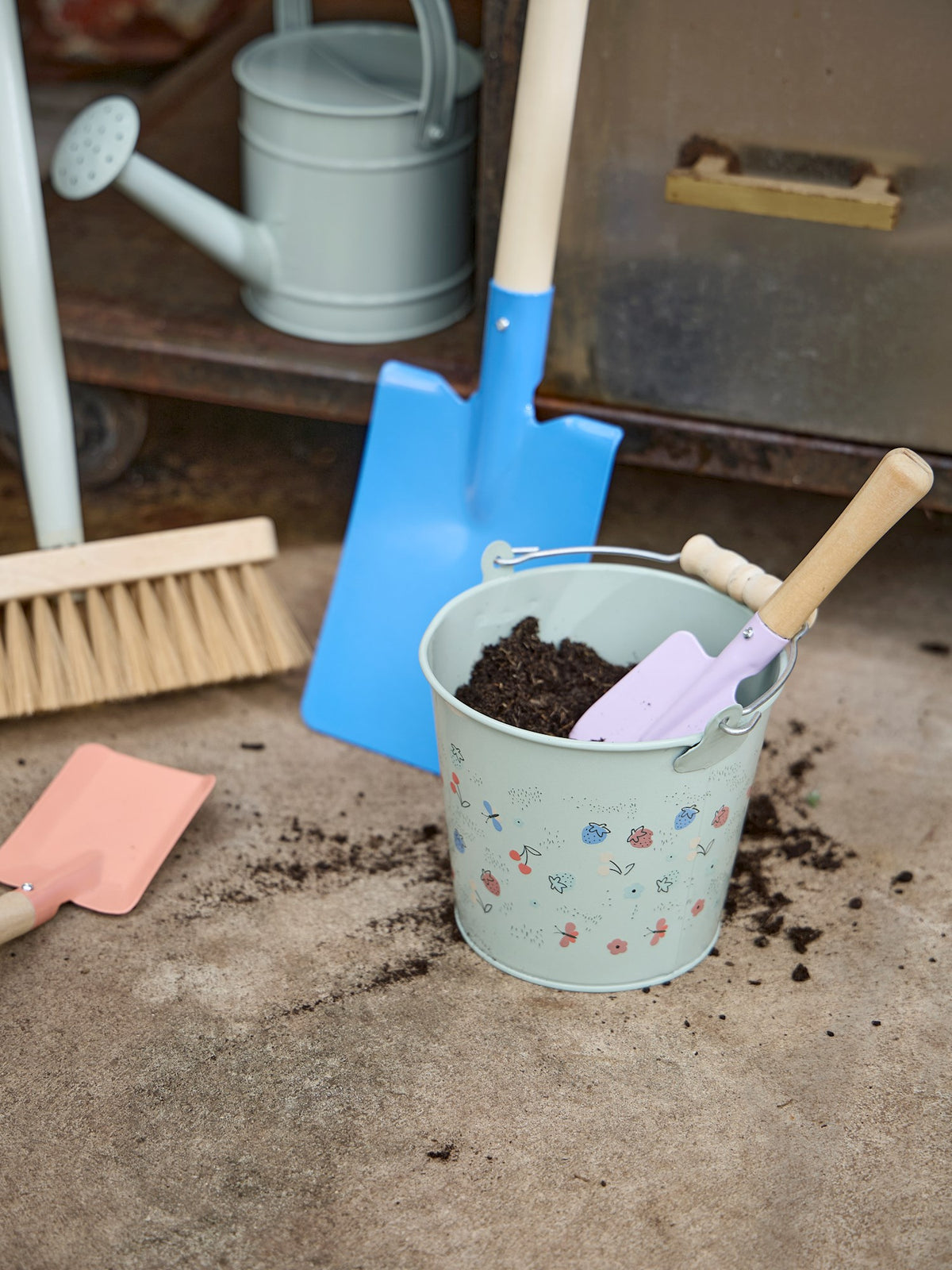 Children's garden bucket