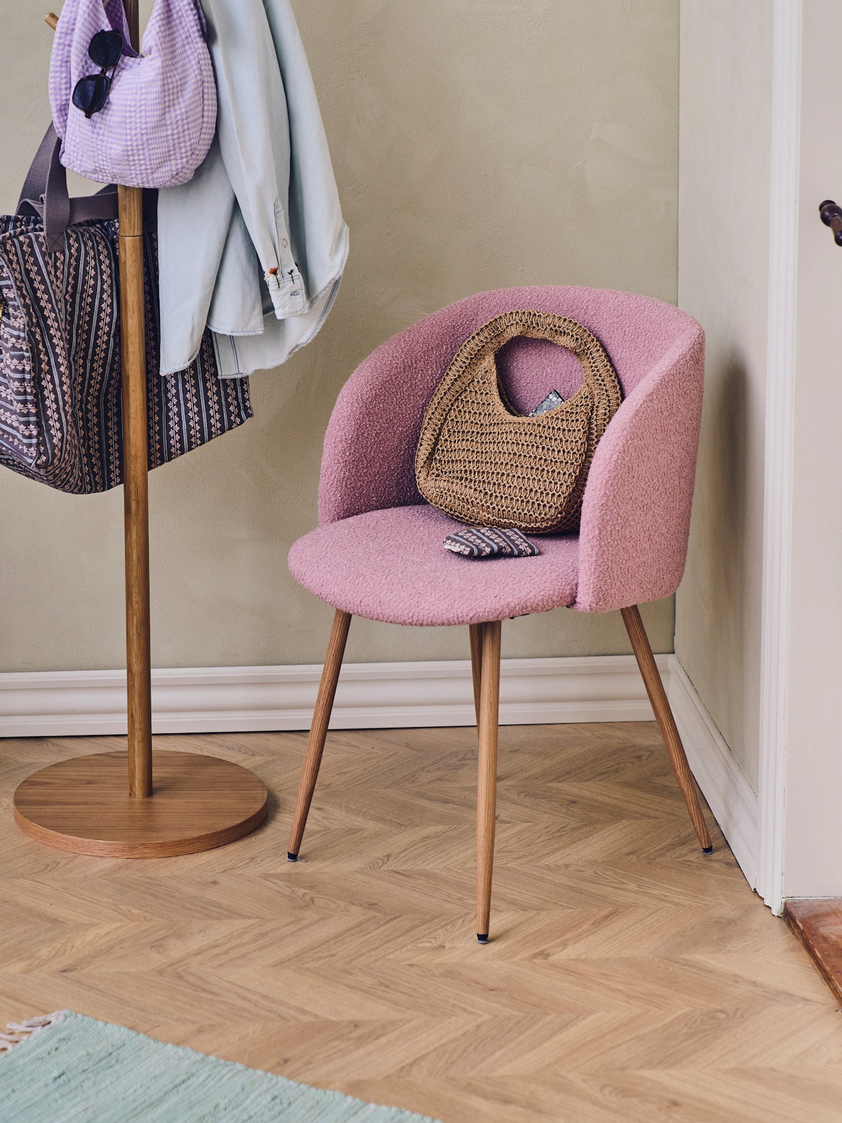 ANNA Bouclé dining chair with armrest