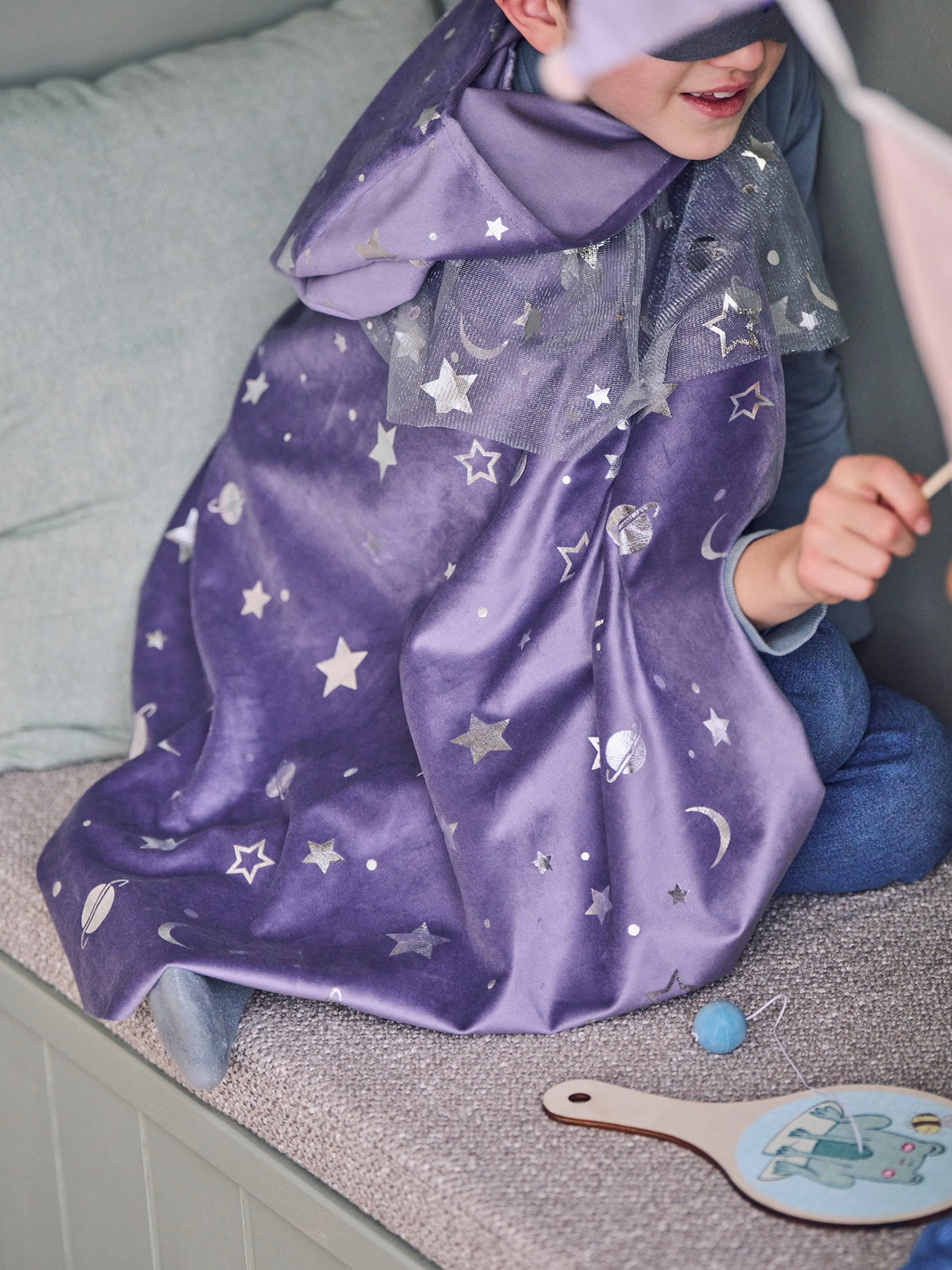 Magician dress-up cape