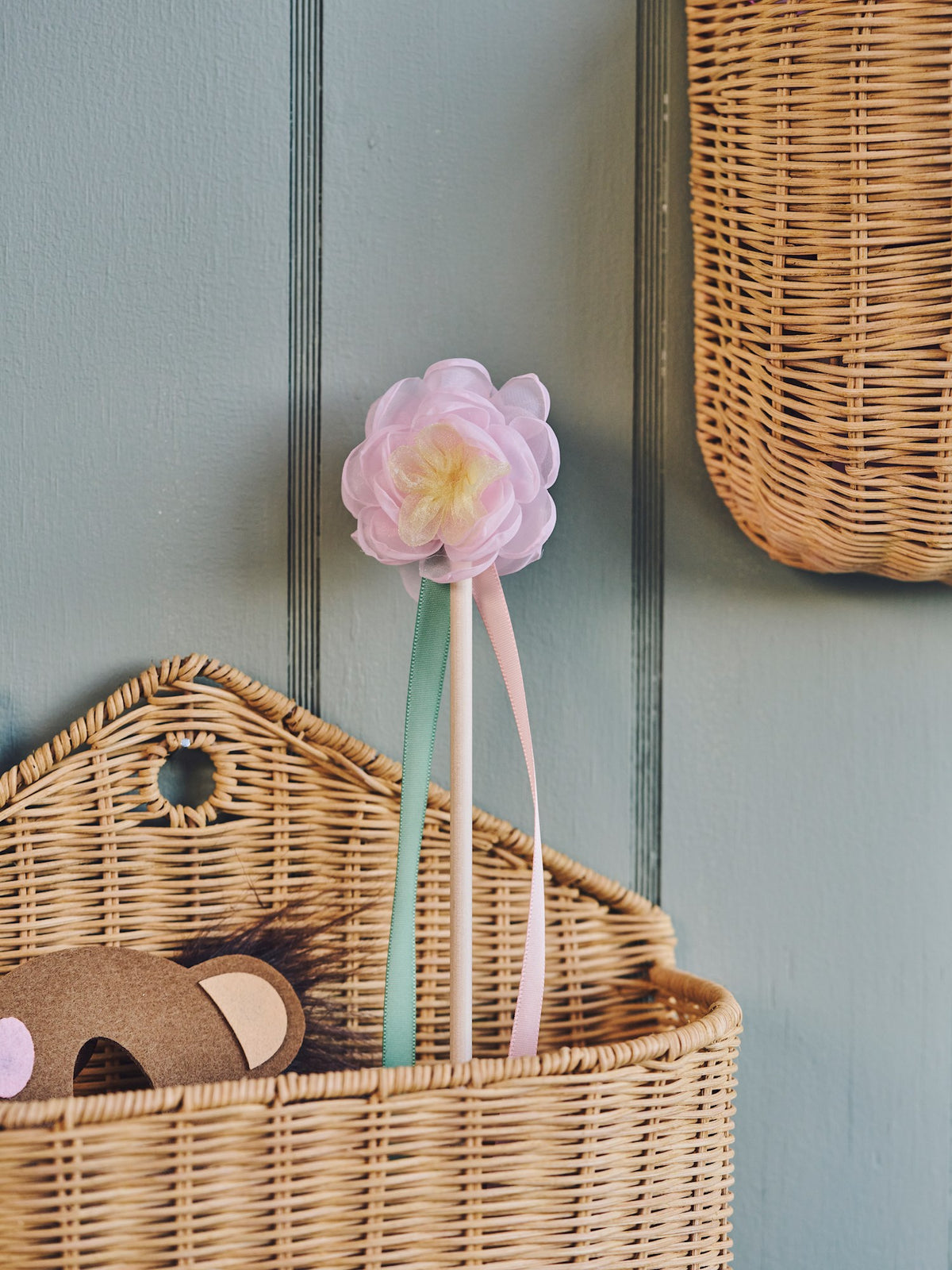 Dress-up wand flower