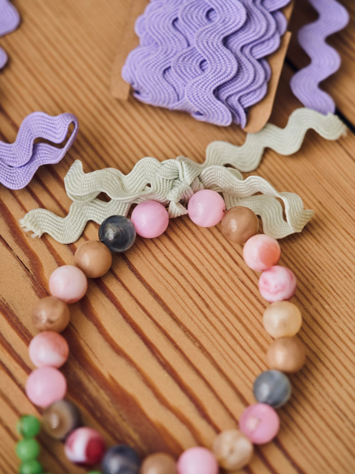 Wavy ribbon