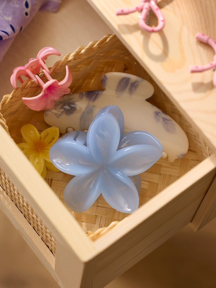 Flower hair claw
