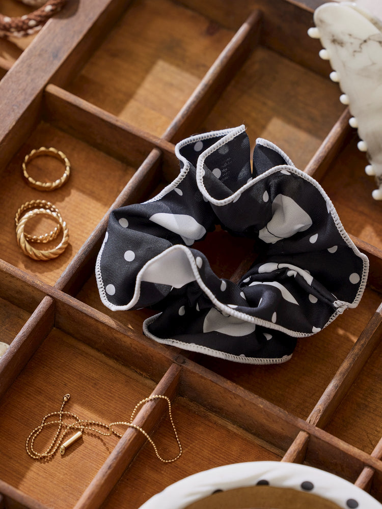 Polka dot scrunchie