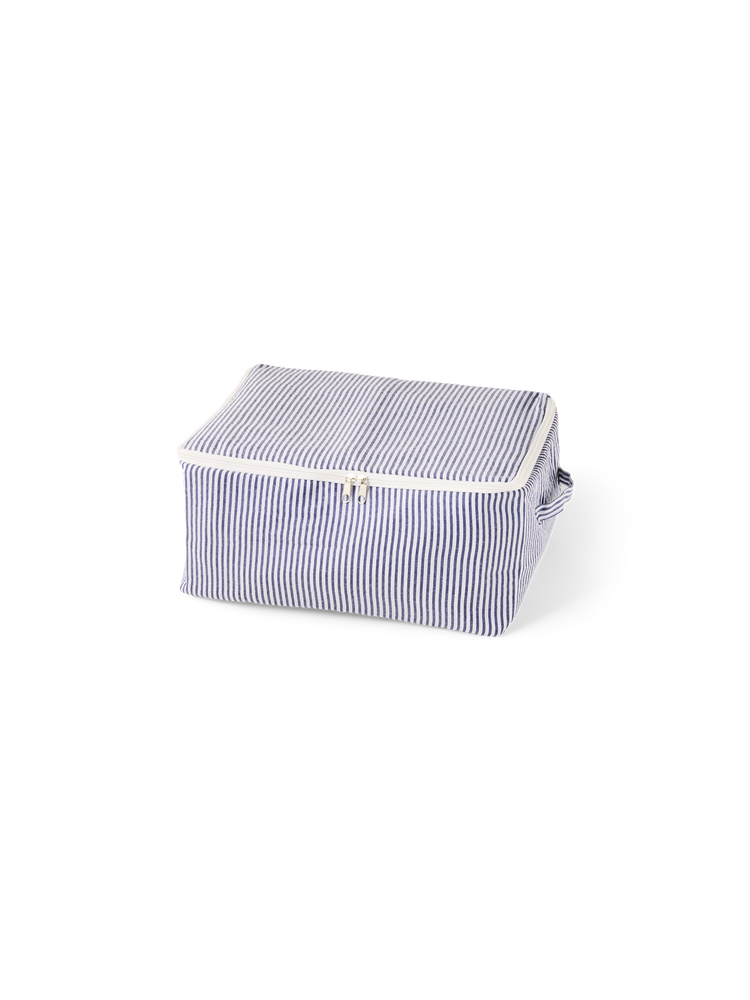 Storage bag with zipper