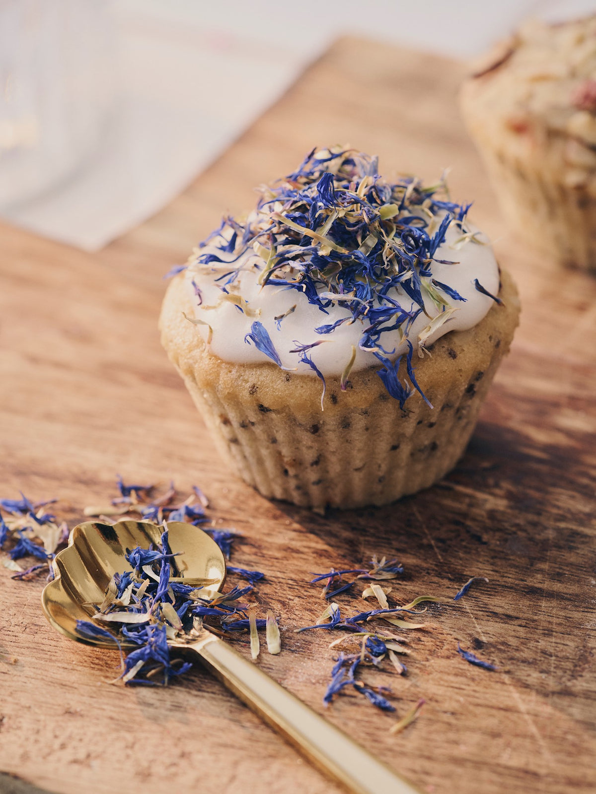 Dried edible cornflowers