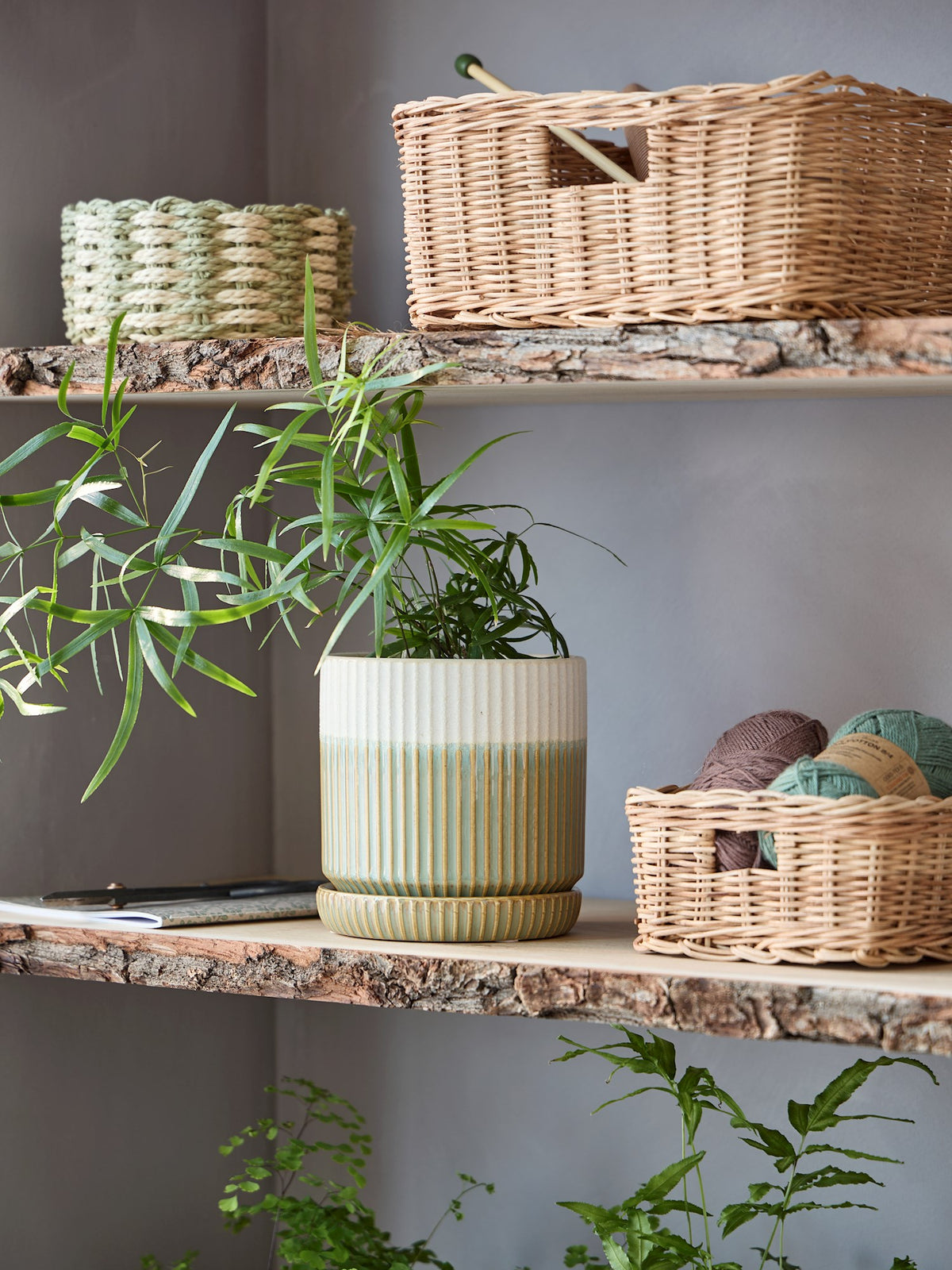 Flowerpot with saucer