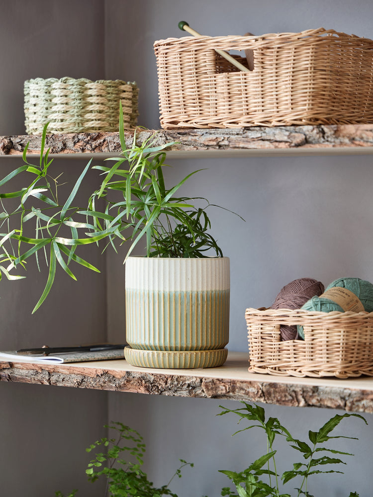 Flowerpot with saucer
