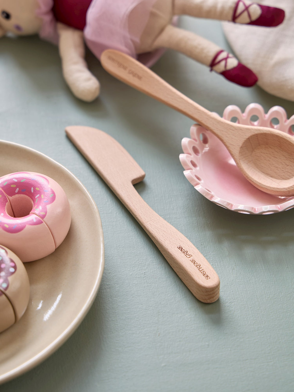 Toy knife