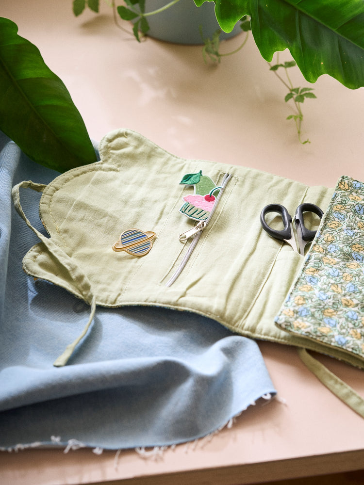Sewing accessories organiser