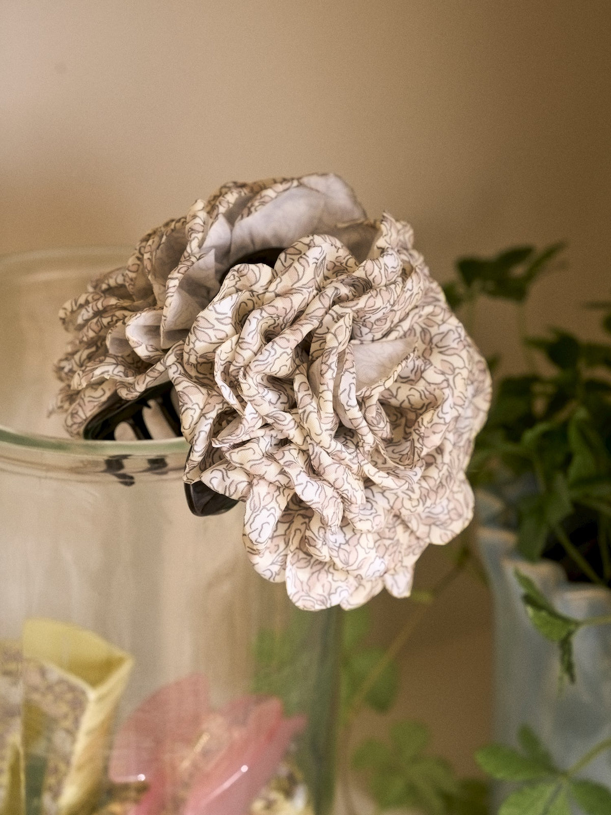 Hair claw flower