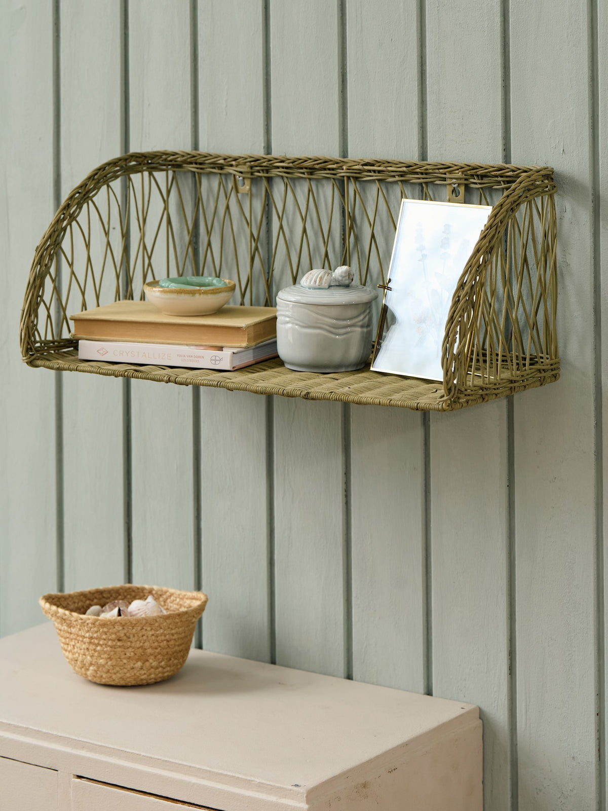 Wall shelf