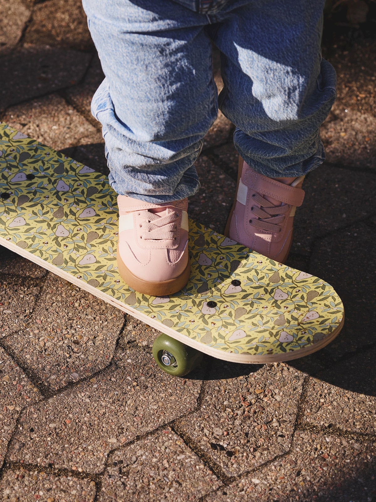 Toy skateboard for children