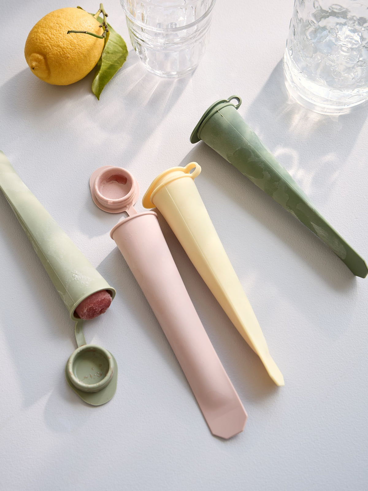 Push-up ice lolly mould