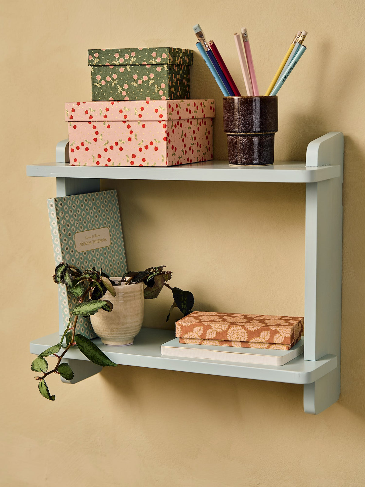 Wall shelf
