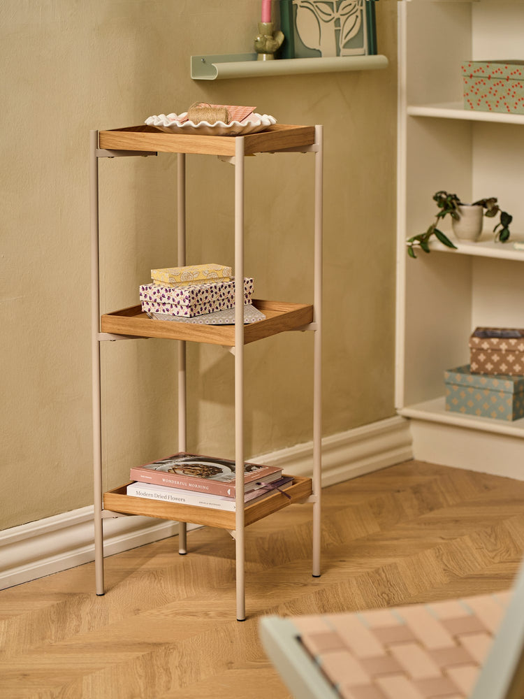 Floor shelf