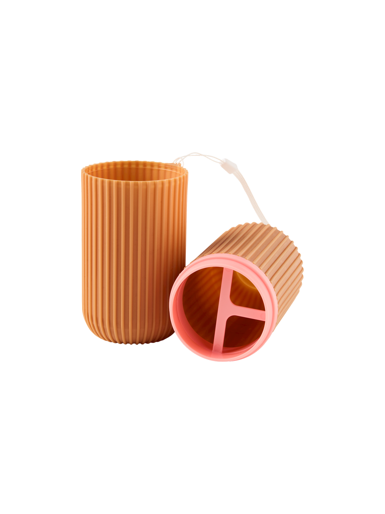 Travel toothbrush holder