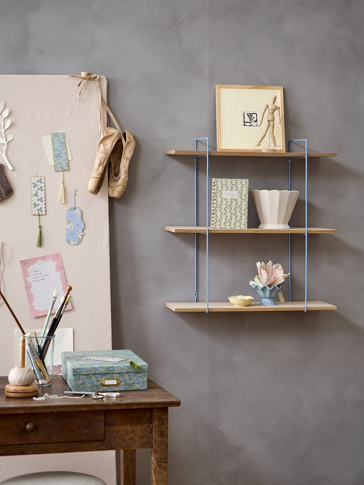 Tiered shelf