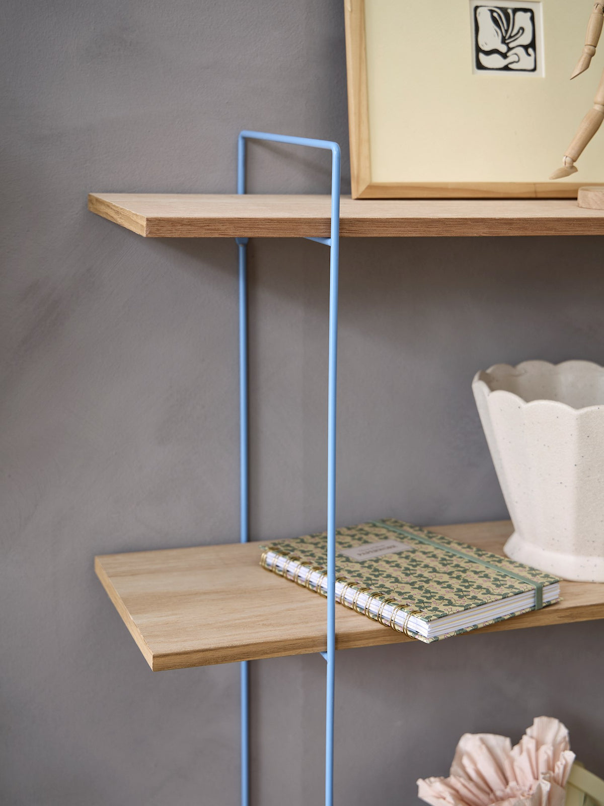 Tiered shelf
