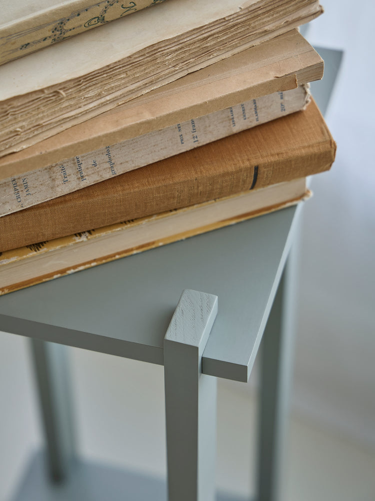 GLADE Plant stand