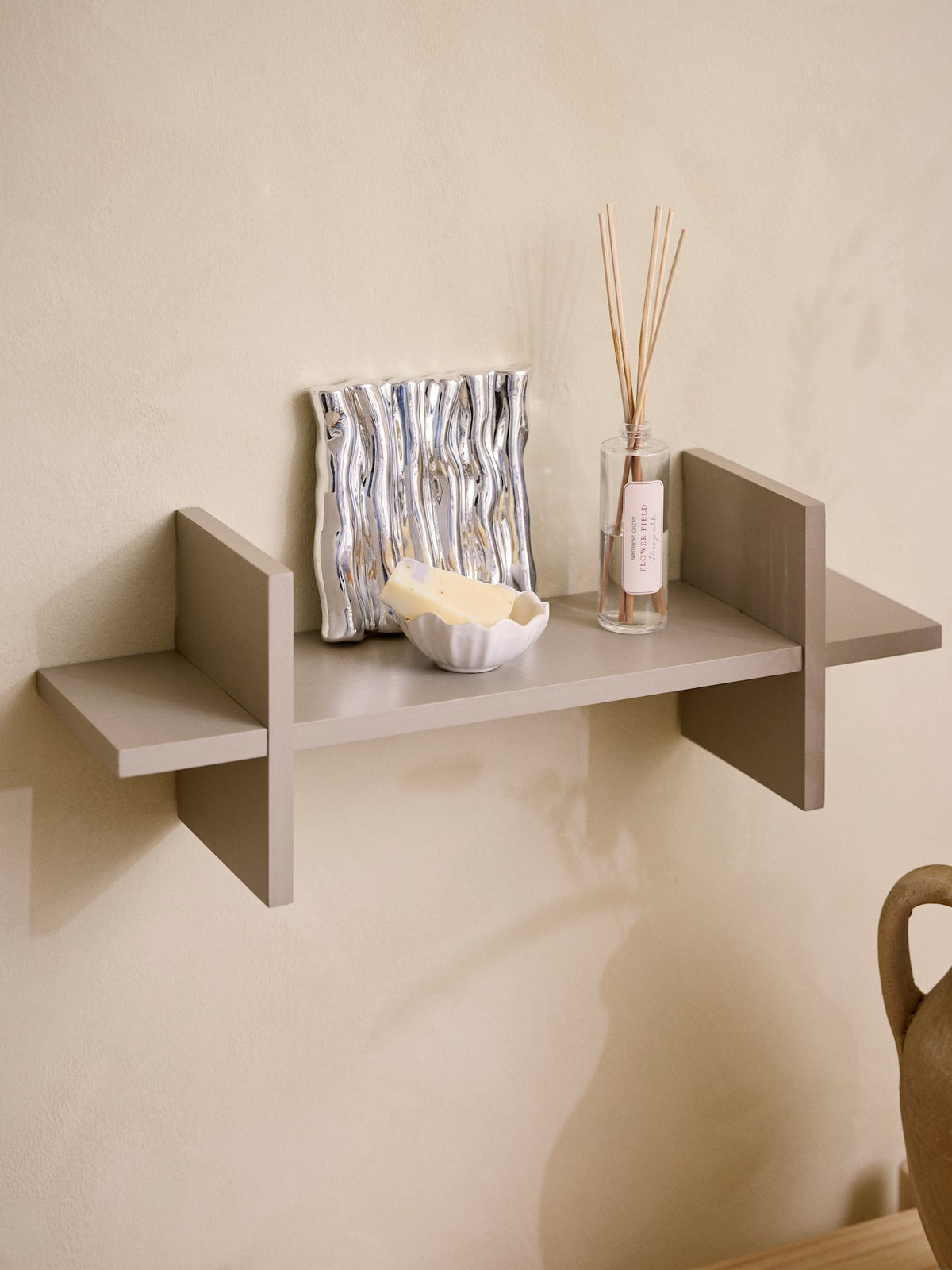 Wall shelf