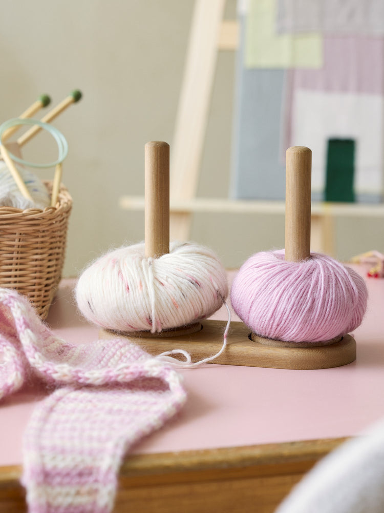 Spinning yarn holder