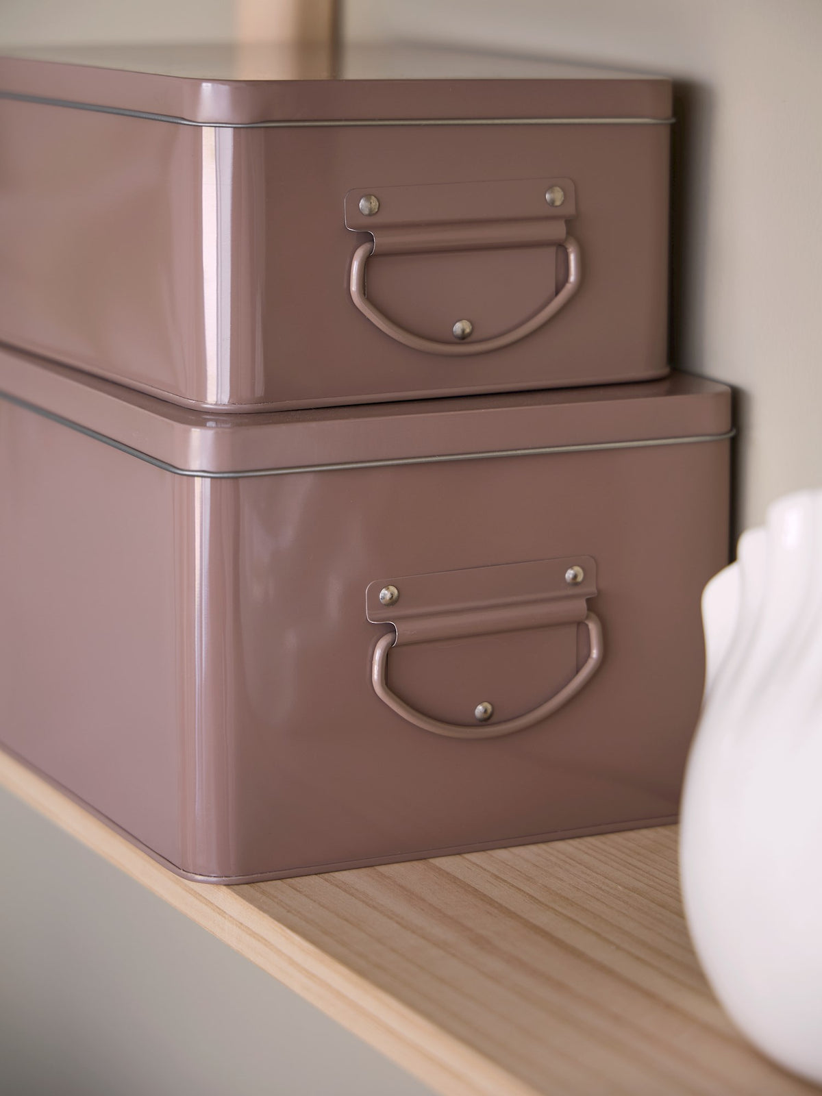 Storage box