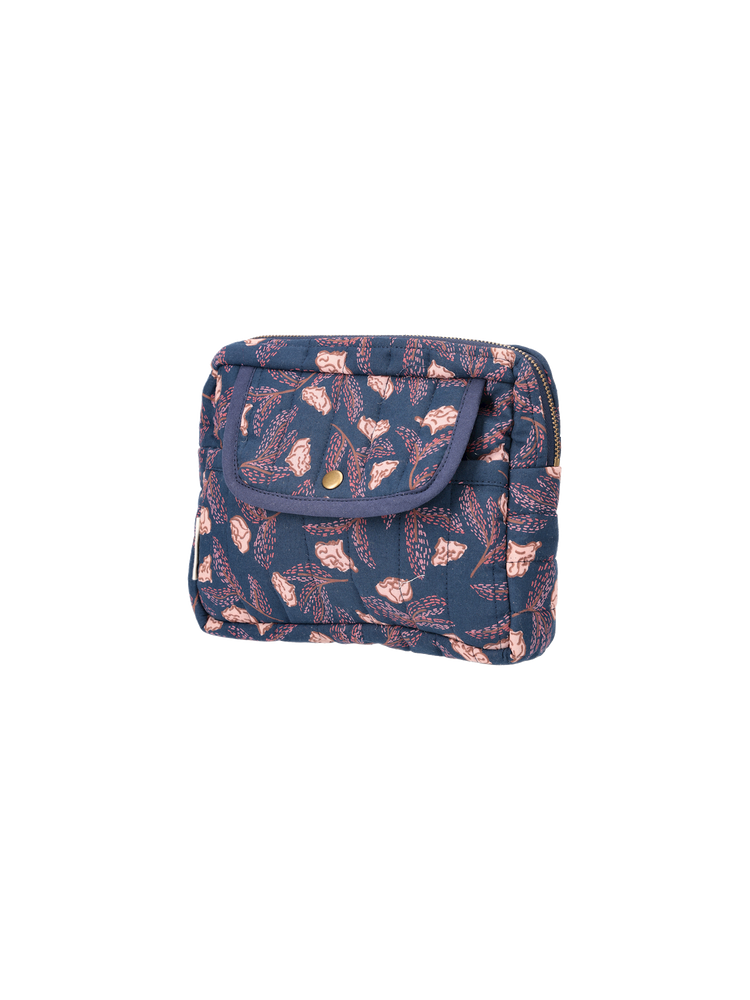 Cosmetic pouch