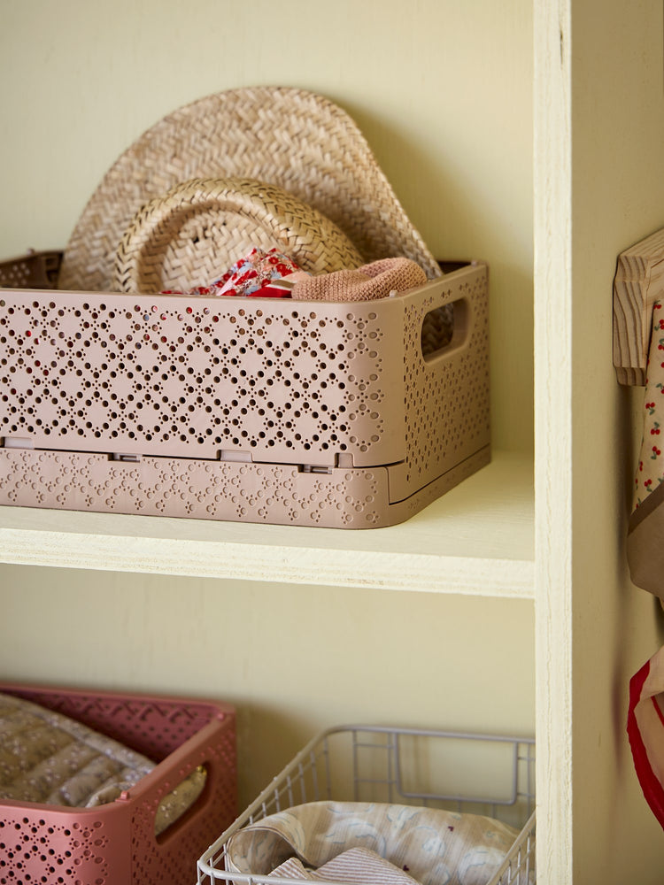 Foldable storage box